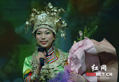 怀化小巷星光与美食，明星与城市的独特魅力
