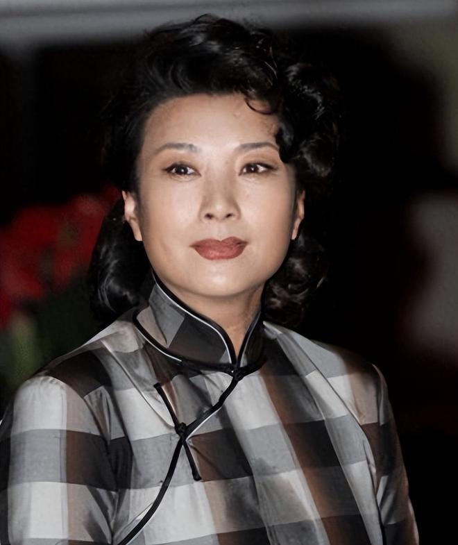 张扬演员，炸裂演技与无限魅力在小红书的闪耀推荐