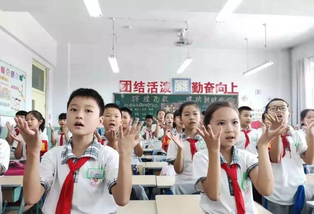 国歌合唱比赛，唱响自信与成就的力量视频纪实