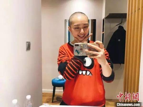 最新剃发视频集锦，发型转变与友情交织的温馨故事