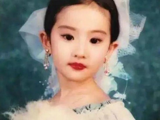 女明星童，彩色日常与爱的力量