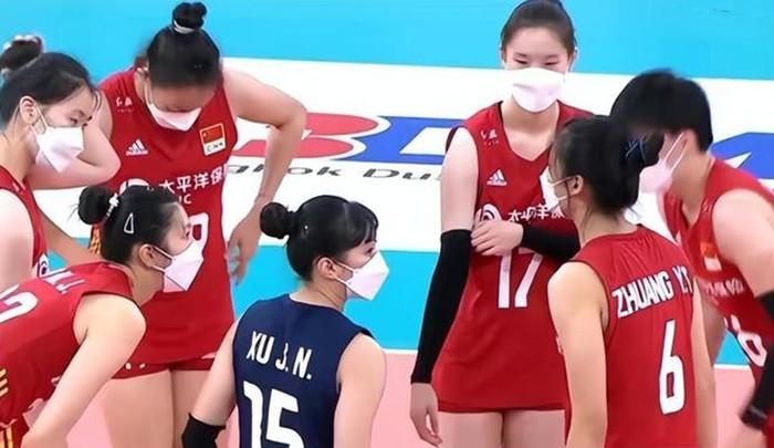 中国女排最新比赛与小巷特色小店的奇妙故事